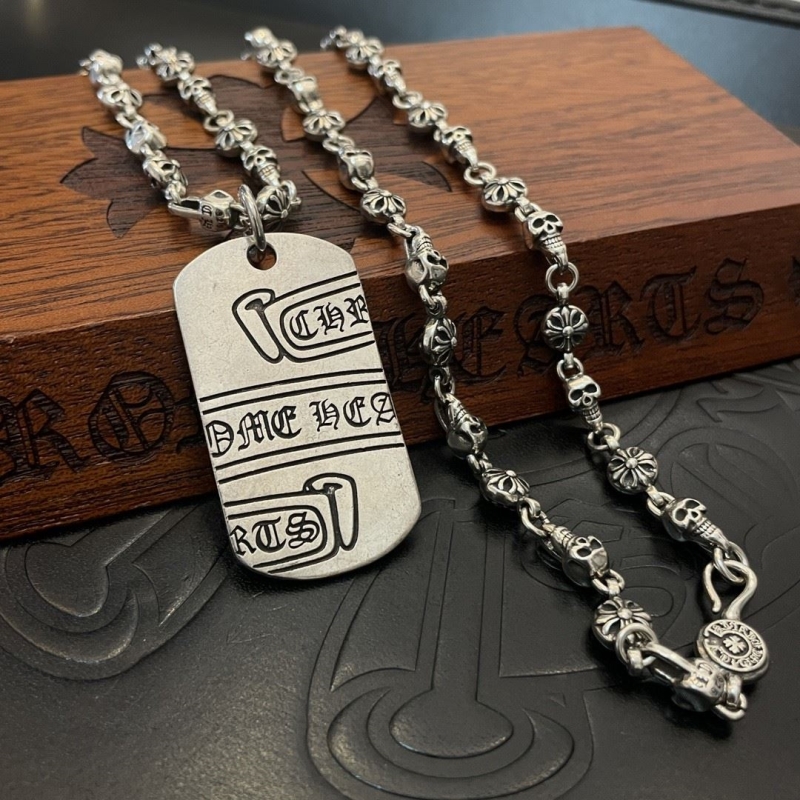 Ch*0me He**ts necklaces